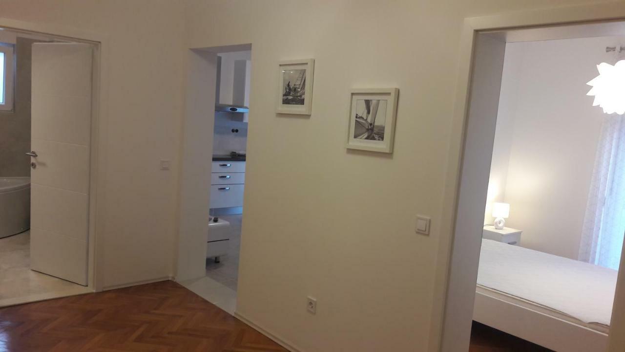 Three Roses Apartment Split Exterior photo