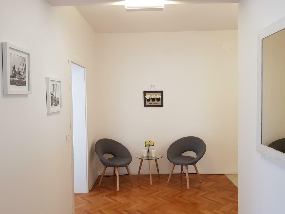 Three Roses Apartment Split Exterior photo